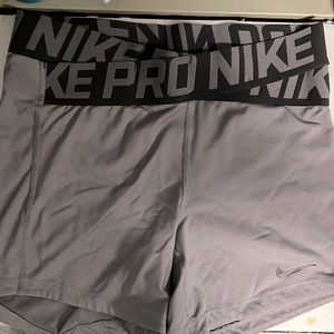 NIKE PRO CROSSOVER FRONT COMPRESSIONS SIZE M